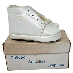 Bonitos Infant White Leather Lace-Up Shoes Size 10.5 With Box